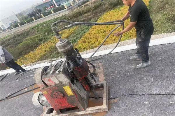 中牟马路面下沉注浆加固